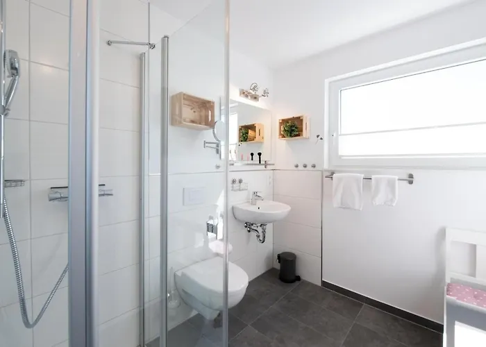 Kleine Insel Botel 5*